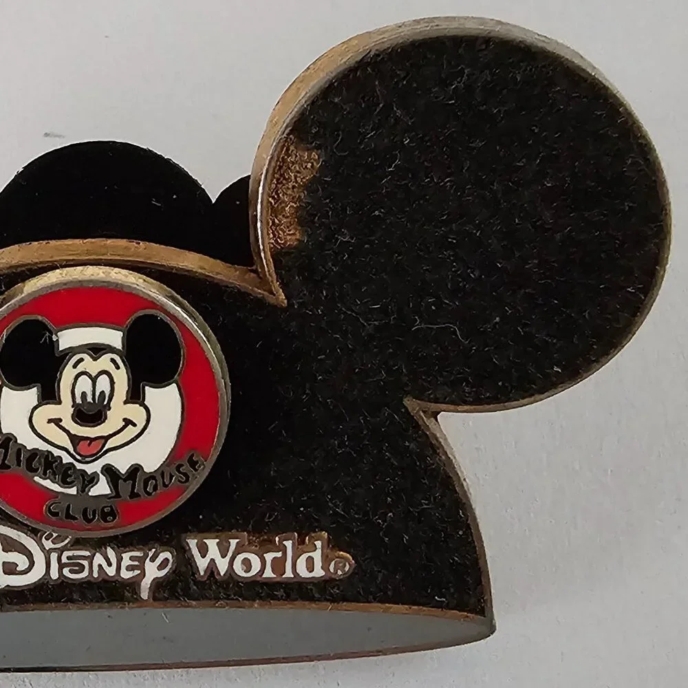 DISNEY Pin Trading ~ Mickey Mouse Club Ears ~ Flocked/Autograph/3D ~ 2004 - Picture 3 of 10